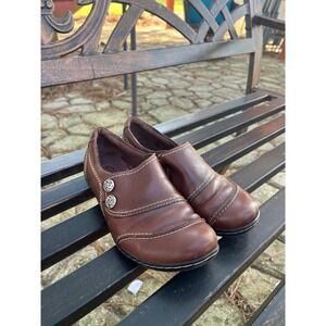 Clarks Leather‎ Comfort Brown Slip On Shoes Ornament Detail Size 8.5M